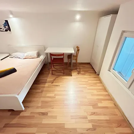 Vintage Heaven Oasis Hostel *