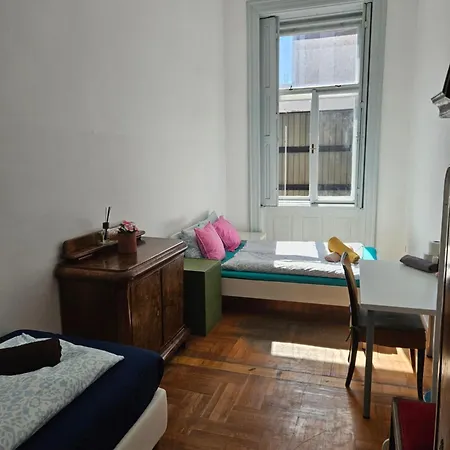 Vintage Heaven Oasis Hostal *