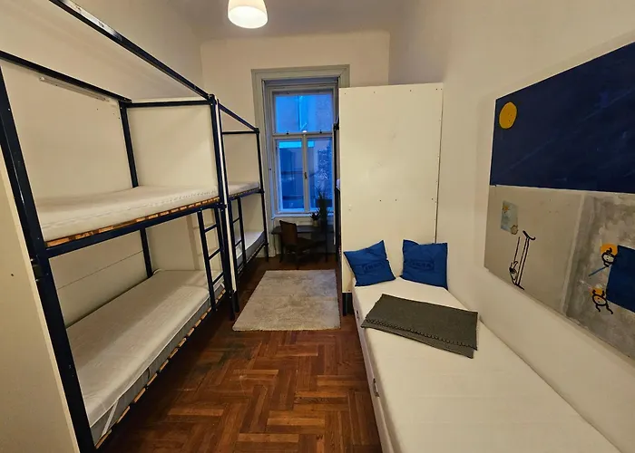 Хостел Vintage Heaven Oasis